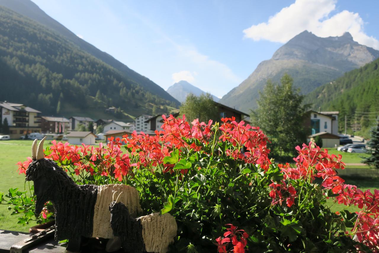 Ferienhaus Alea Saas-Grund Luaran gambar